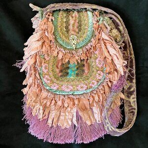 MAGNOLIA PEARL CROSS BODY PURSE ONE OF A KIND NEW